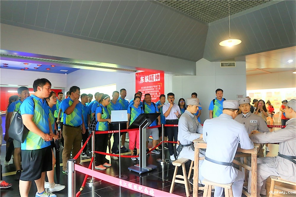 1531803648387286.jpg 坎坎坷坷.jpg